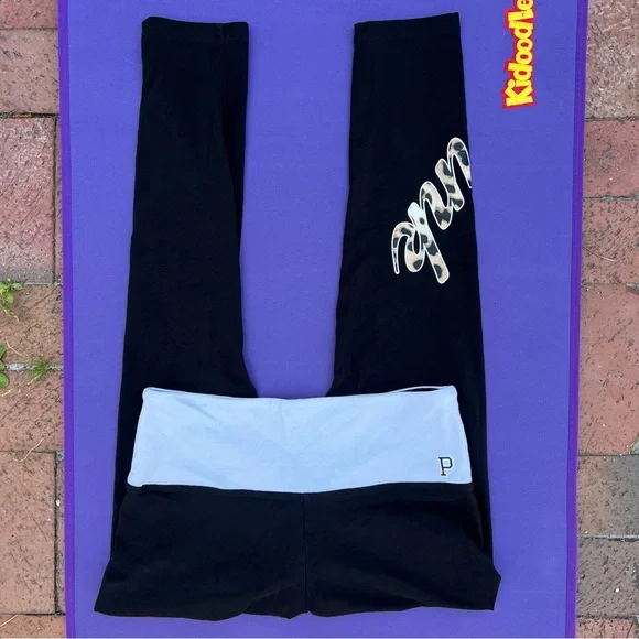 VS PINK Yoga Leggings - Picture 1 of 11